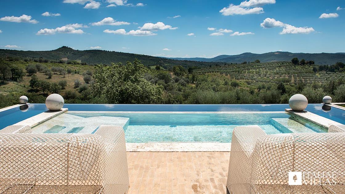 Casale del boschetto luxury villas umbria